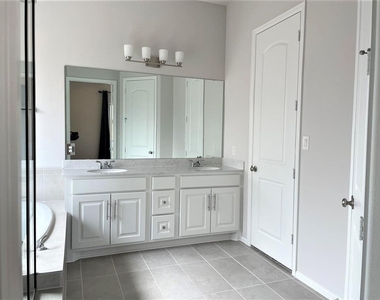 156 Santa Maria St - Photo Thumbnail 20