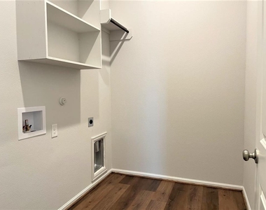 156 Santa Maria St - Photo Thumbnail 17
