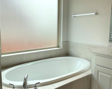156 Santa Maria St - Photo Thumbnail 24
