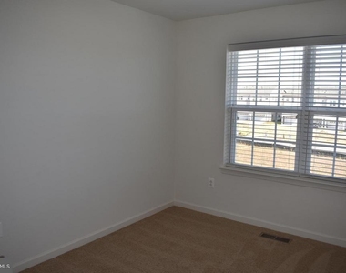 9421 Adelaide Lane - Photo Thumbnail 23