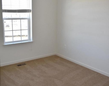 9421 Adelaide Lane - Photo Thumbnail 22