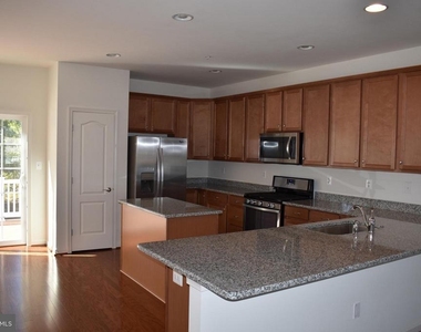 9421 Adelaide Lane - Photo Thumbnail 12
