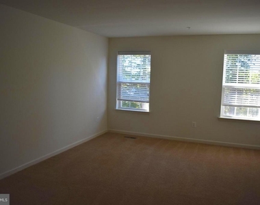 9421 Adelaide Lane - Photo Thumbnail 17