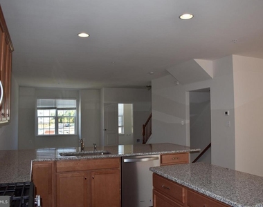9421 Adelaide Lane - Photo Thumbnail 10