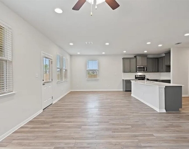 10112 Dawn Pearl Dr - Photo Thumbnail 5