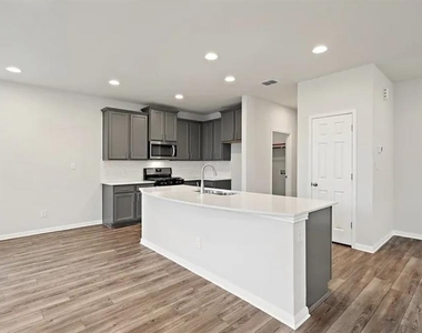 10112 Dawn Pearl Dr - Photo Thumbnail 4