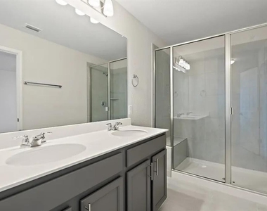 10112 Dawn Pearl Dr - Photo Thumbnail 3