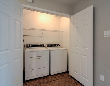202 S College St - Photo Thumbnail 18