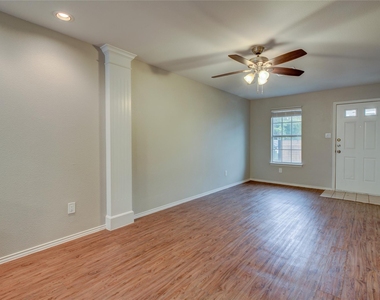 202 S College St - Photo Thumbnail 11