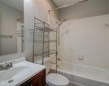 202 S College St - Photo Thumbnail 8