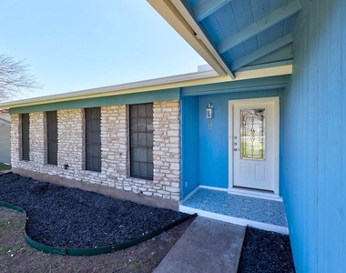 801 Salem Ln - Photo Thumbnail 3