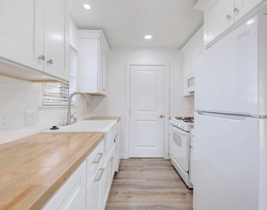 801 Salem Ln - Photo Thumbnail 10