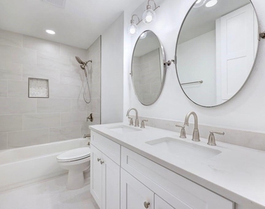 801 Salem Ln - Photo Thumbnail 18