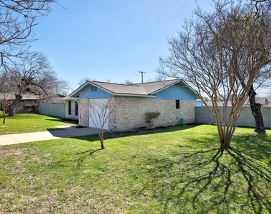 801 Salem Ln - Photo Thumbnail 2