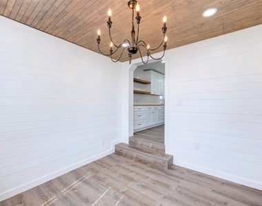 801 Salem Ln - Photo Thumbnail 14