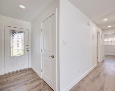 801 Salem Ln - Photo Thumbnail 8
