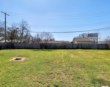 801 Salem Ln - Photo Thumbnail 24