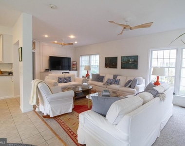 32814 Greens Way - Photo Thumbnail 12