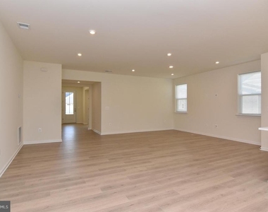 24700 Michael Isler Avenue - Photo Thumbnail 2