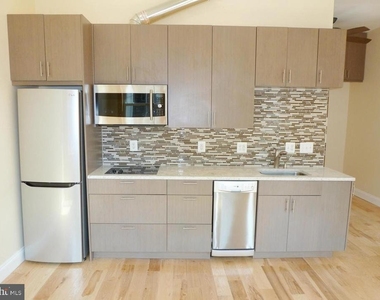 1102 5th Street Nw - Photo Thumbnail 3