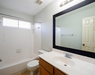 13504 Richard Nixon St - Photo Thumbnail 2