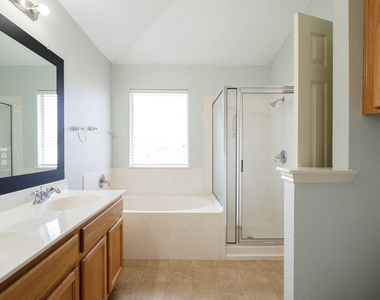 13504 Richard Nixon St - Photo Thumbnail 12