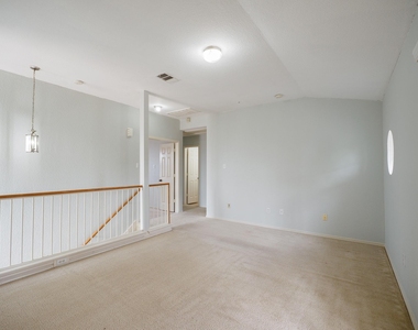 13504 Richard Nixon St - Photo Thumbnail 6