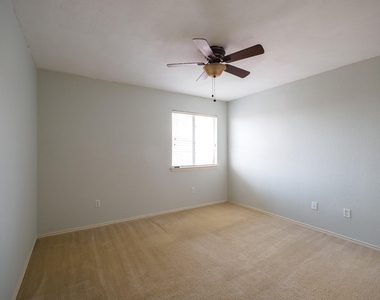 13504 Richard Nixon St - Photo Thumbnail 3