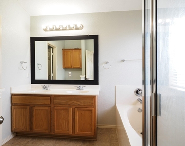 13504 Richard Nixon St - Photo Thumbnail 14