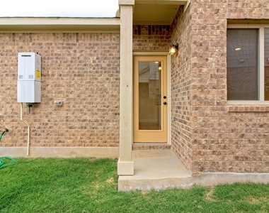 555 White Steppe Way - Photo Thumbnail 28
