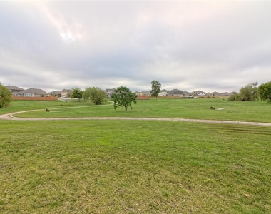 555 White Steppe Way - Photo Thumbnail 32