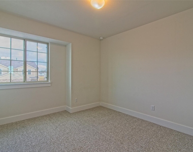 555 White Steppe Way - Photo Thumbnail 22