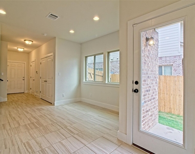 555 White Steppe Way - Photo Thumbnail 9