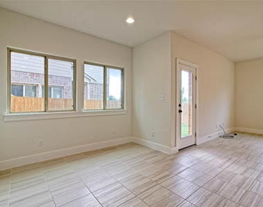 555 White Steppe Way - Photo Thumbnail 8
