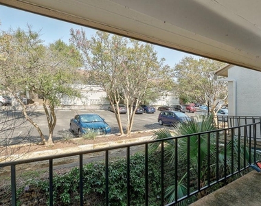 6910 Hart Ln - Photo Thumbnail 3