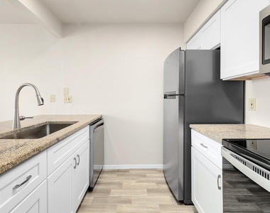 6910 Hart Ln - Photo Thumbnail 14