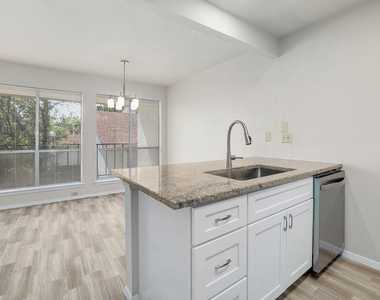 6910 Hart Ln - Photo Thumbnail 13