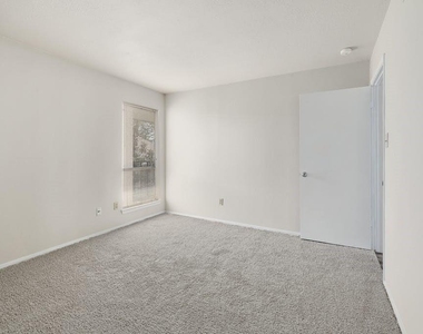 6910 Hart Ln - Photo Thumbnail 21