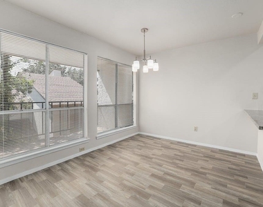 6910 Hart Ln - Photo Thumbnail 10