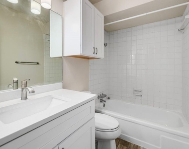 6910 Hart Ln - Photo Thumbnail 18
