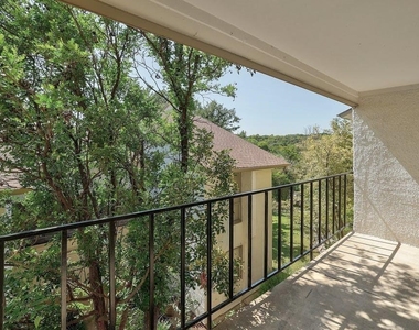 6910 Hart Ln - Photo Thumbnail 24