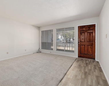 6910 Hart Ln - Photo Thumbnail 6