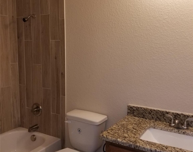 92 Sandstone Dr - Photo Thumbnail 3