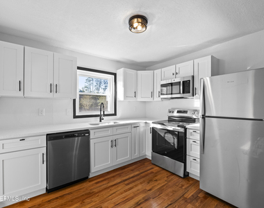 2389 Hilly Road - Photo Thumbnail 2