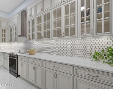 200 Ocean Crest Drive - Photo Thumbnail 10