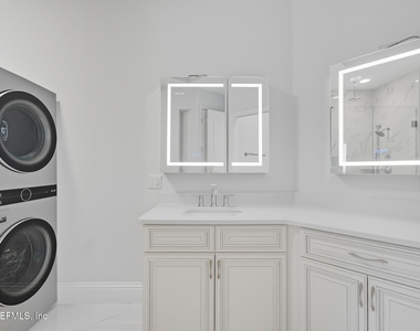 200 Ocean Crest Drive - Photo Thumbnail 42