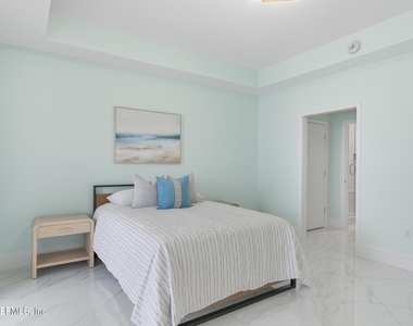 200 Ocean Crest Drive - Photo Thumbnail 52