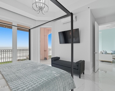 200 Ocean Crest Drive - Photo Thumbnail 33