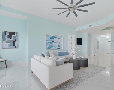 200 Ocean Crest Drive - Photo Thumbnail 22