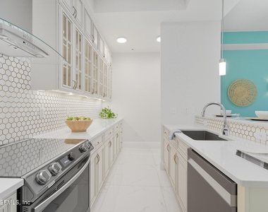 200 Ocean Crest Drive - Photo Thumbnail 9